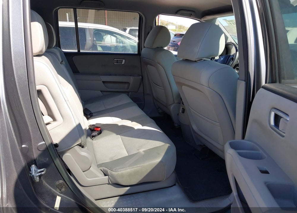 2013 HONDA PILOT LX VIN: 5FNYF4H23DB059923