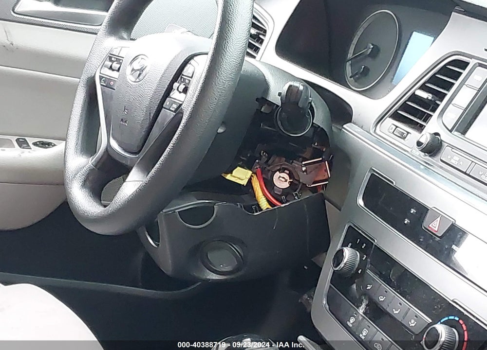 2015 HYUNDAI SONATA SE VIN: 5NPE24AF3FH006123