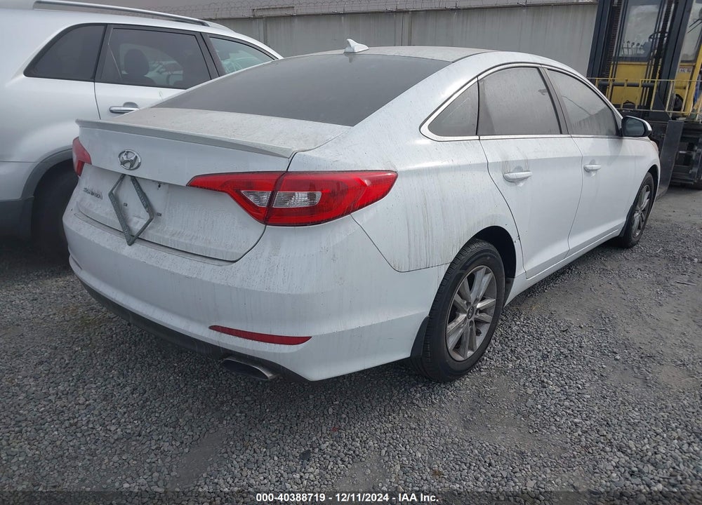 2015 HYUNDAI SONATA SE VIN: 5NPE24AF3FH006123