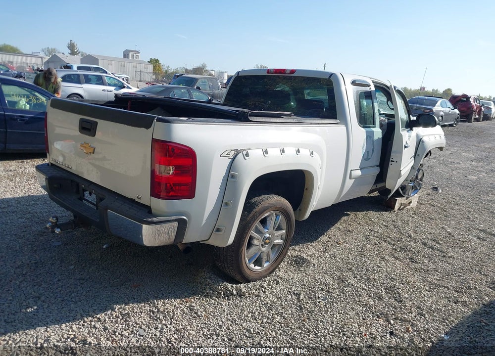 2013 CHEVROLET SILVERADO 1500 LT VIN: 1GCRKSE75DZ149170