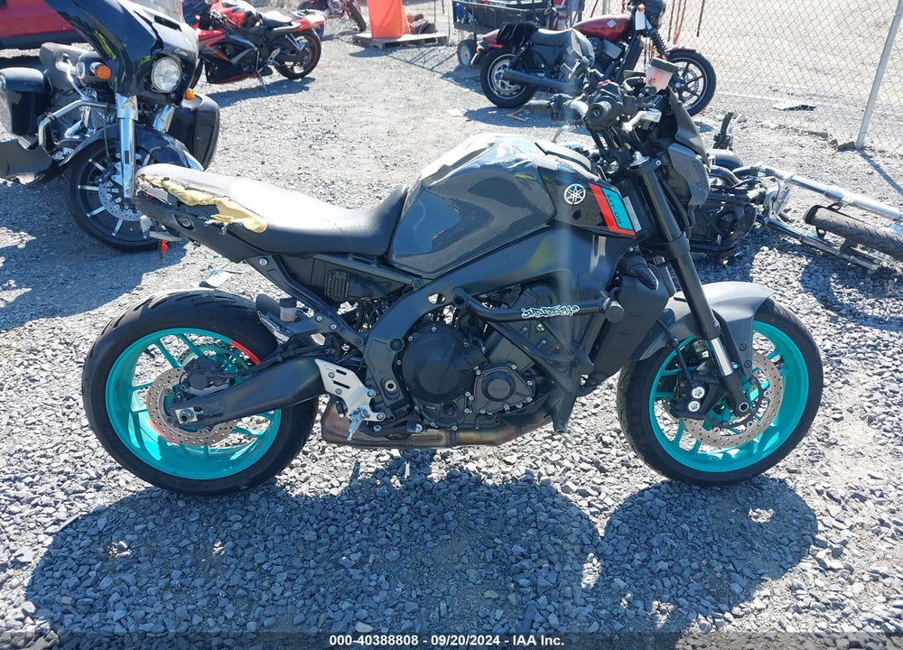 2022 YAMAHA MT09 VIN: JYARN71E1NA002283