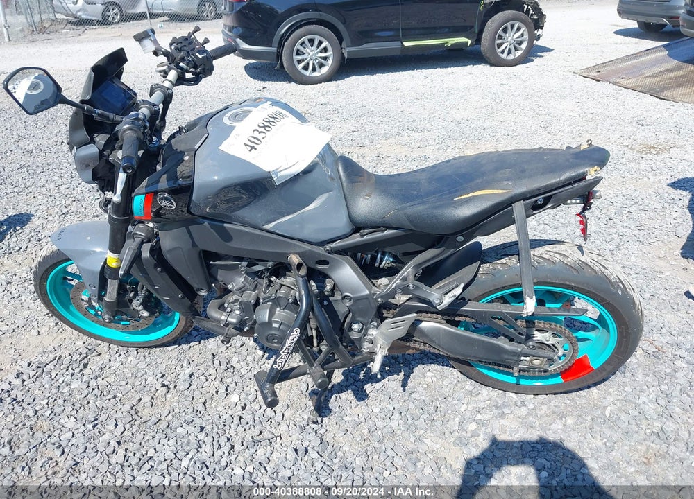 2022 YAMAHA MT09 VIN: JYARN71E1NA002283