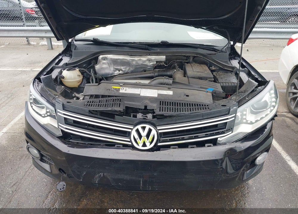 2017 VOLKSWAGEN TIGUAN 2.0T SPORT VIN: WVGTV7AX7HK022429