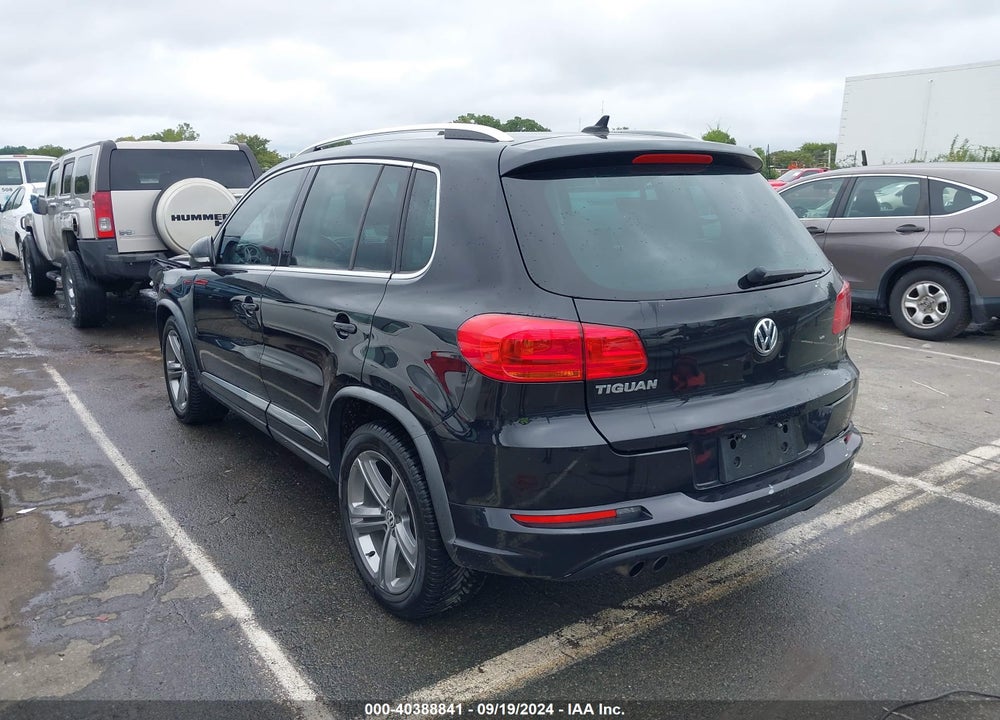 2017 VOLKSWAGEN TIGUAN 2.0T SPORT VIN: WVGTV7AX7HK022429