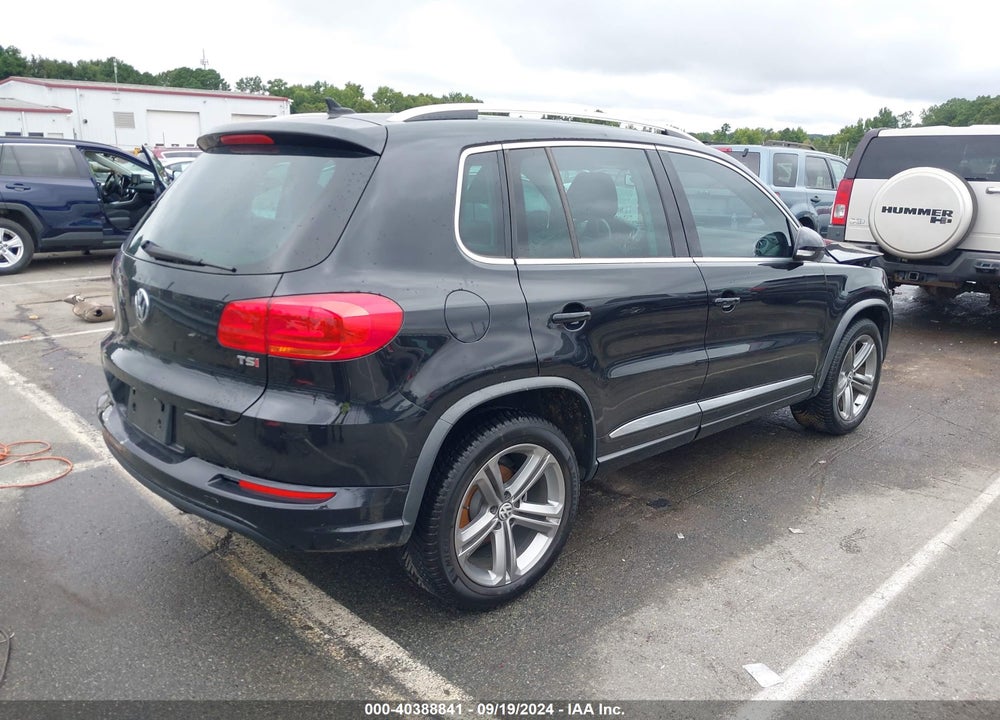 2017 VOLKSWAGEN TIGUAN 2.0T SPORT VIN: WVGTV7AX7HK022429