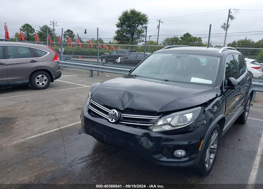 2017 VOLKSWAGEN TIGUAN 2.0T SPORT VIN: WVGTV7AX7HK022429