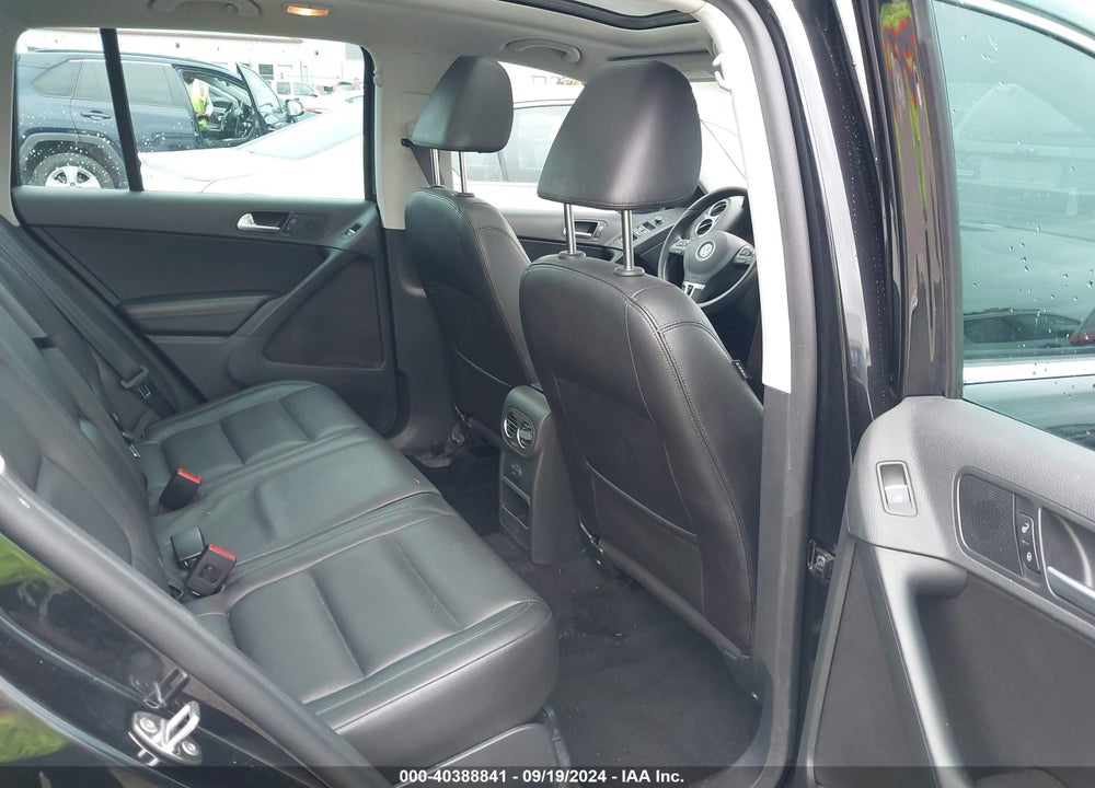 2017 VOLKSWAGEN TIGUAN 2.0T SPORT VIN: WVGTV7AX7HK022429