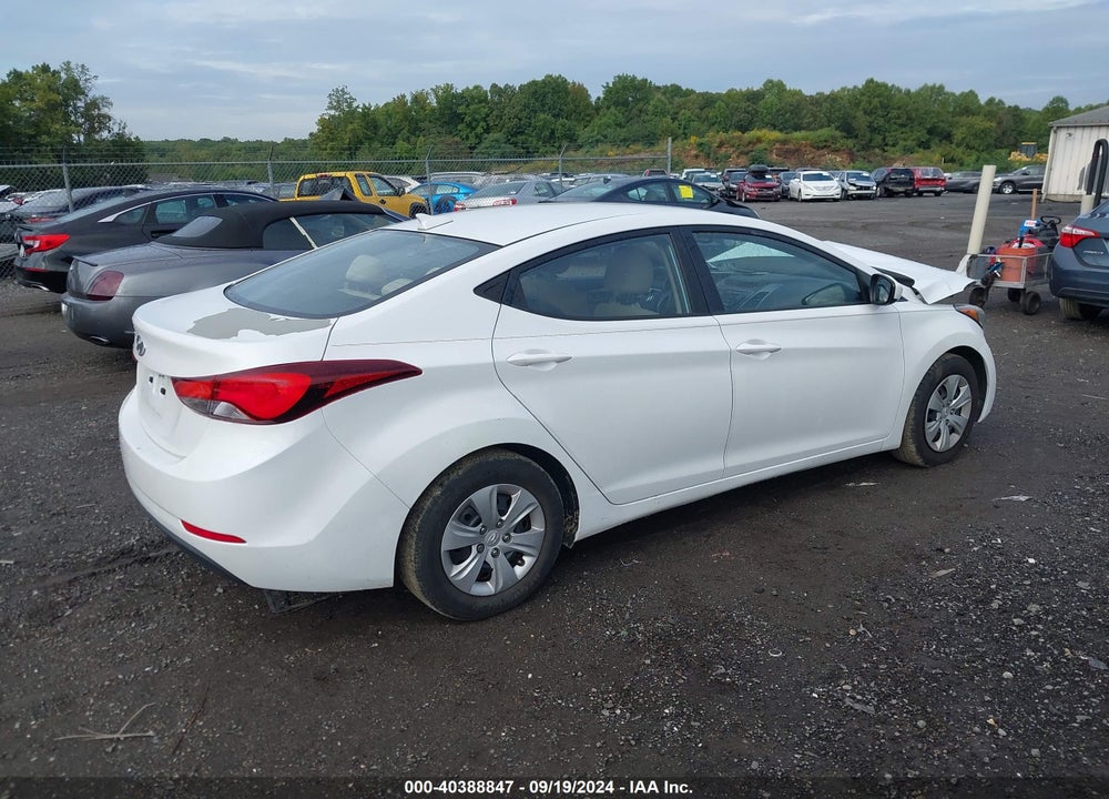 2016 HYUNDAI ELANTRA SE VIN: 5NPDH4AE0GH771132