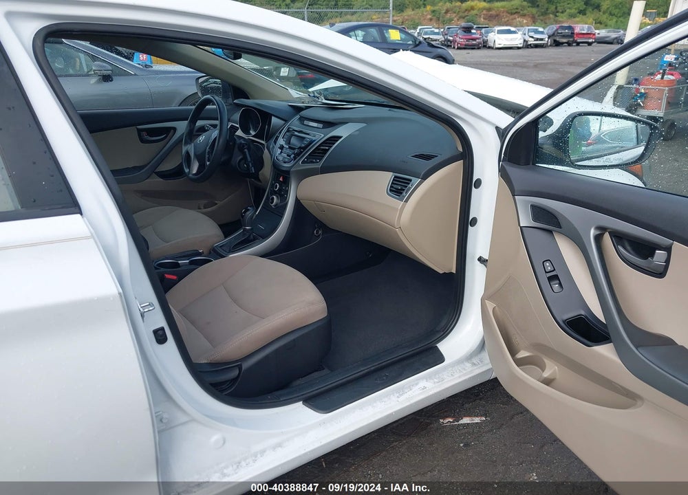 2016 HYUNDAI ELANTRA SE VIN: 5NPDH4AE0GH771132