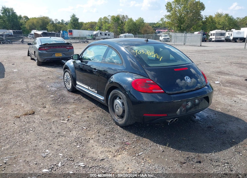 2013 VOLKSWAGEN BEETLE 2.5L VIN: 3VWJP7AT0DM685523