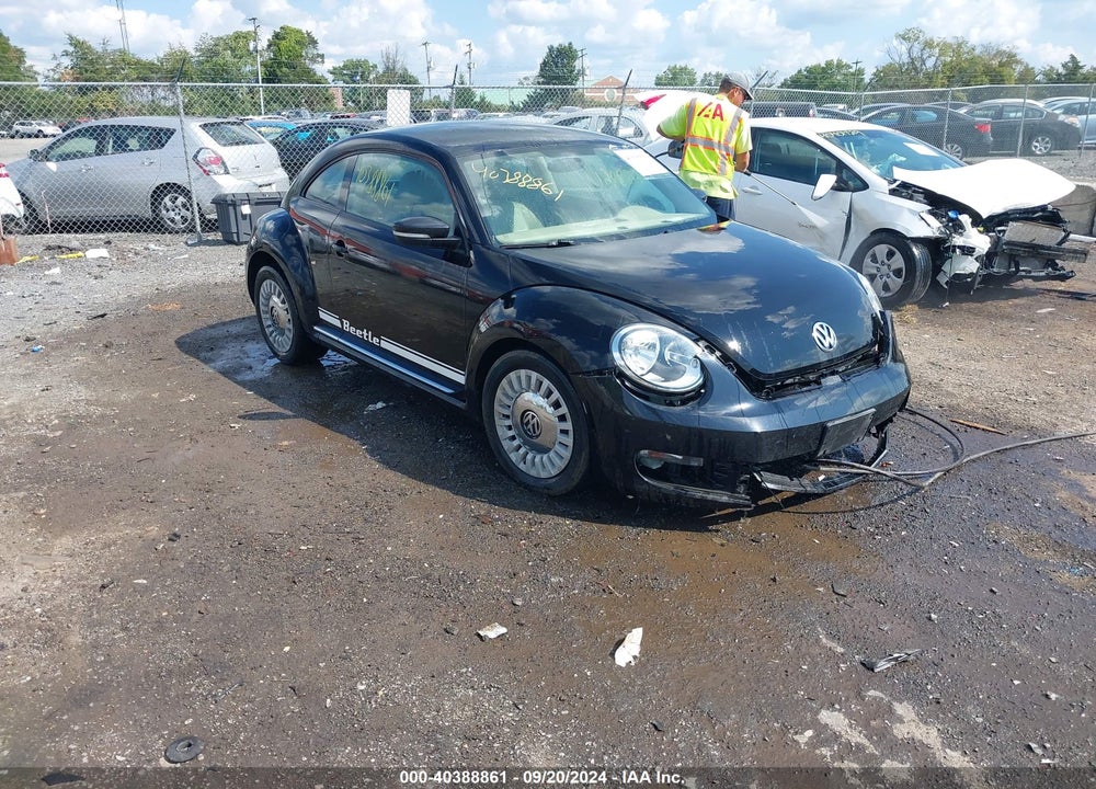 2013 VOLKSWAGEN BEETLE 2.5L VIN: 3VWJP7AT0DM685523