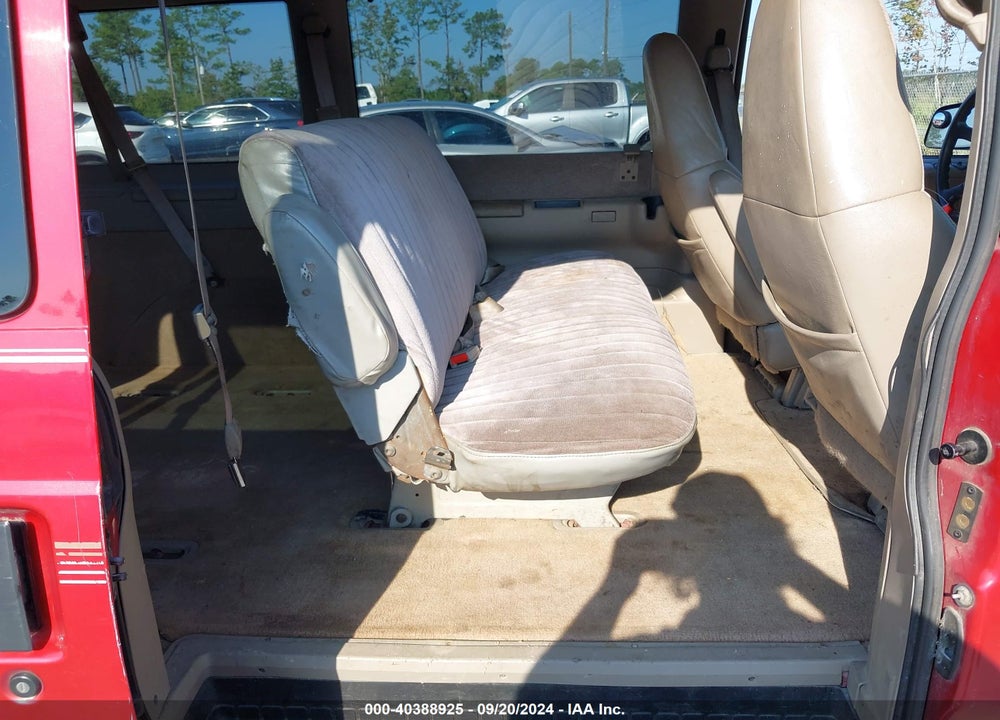 2002 GMC SAFARI SLE VIN: 1GKDM19X92B513691