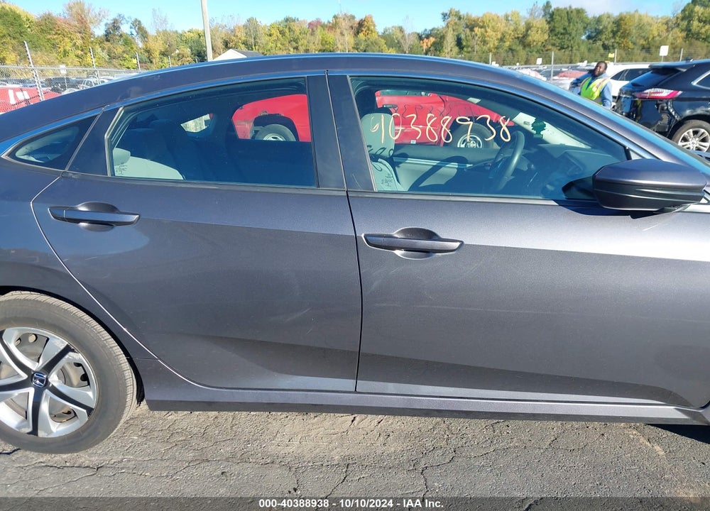 2018 HONDA CIVIC LX VIN: 2HGFC2F55JH537137