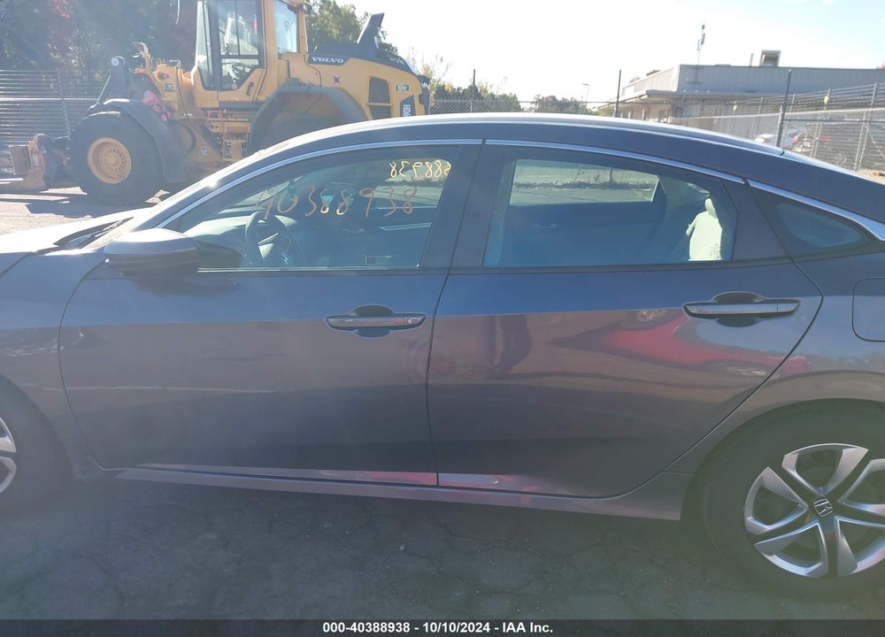 2018 HONDA CIVIC LX VIN: 2HGFC2F55JH537137