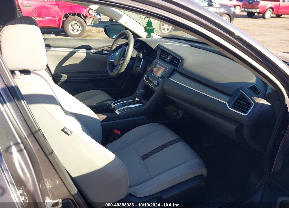 2018 HONDA CIVIC LX VIN: 2HGFC2F55JH537137