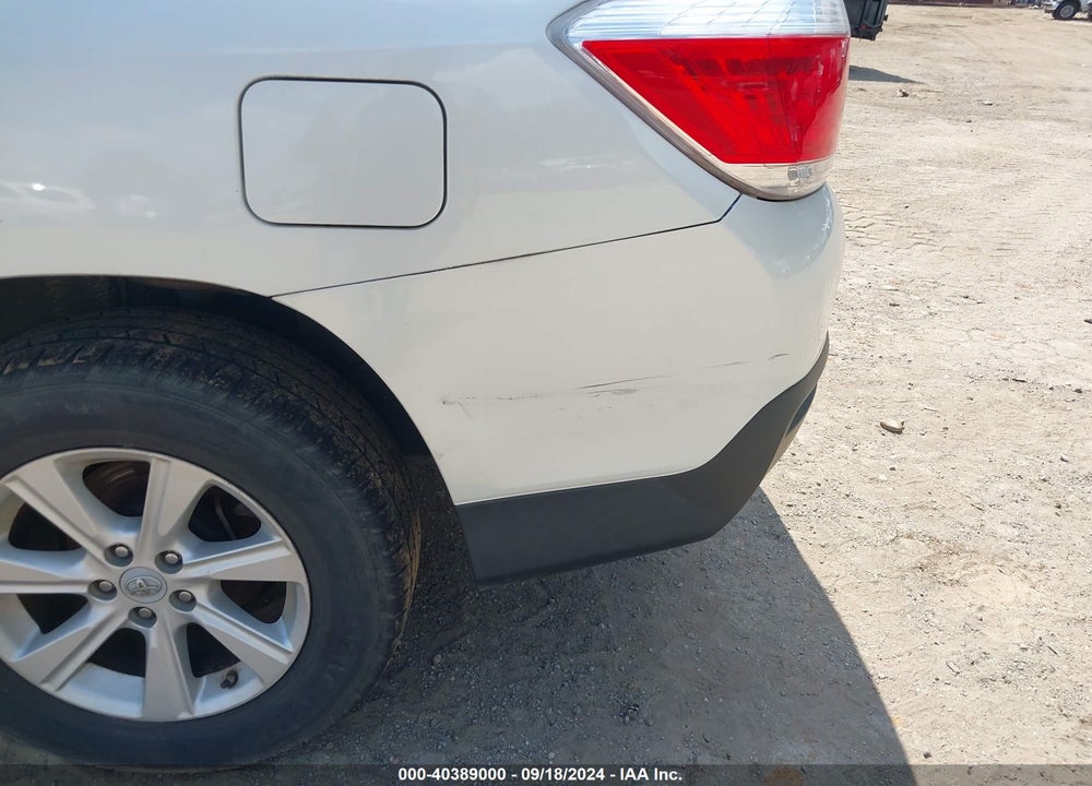 2011 TOYOTA HIGHLANDER BASE V6 VIN: 5TDZK3EH9BS043480