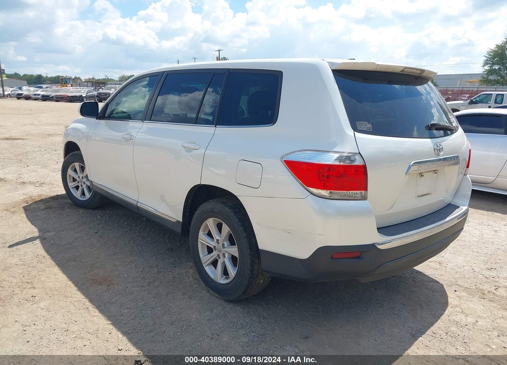 2011 TOYOTA HIGHLANDER BASE V6 VIN: 5TDZK3EH9BS043480
