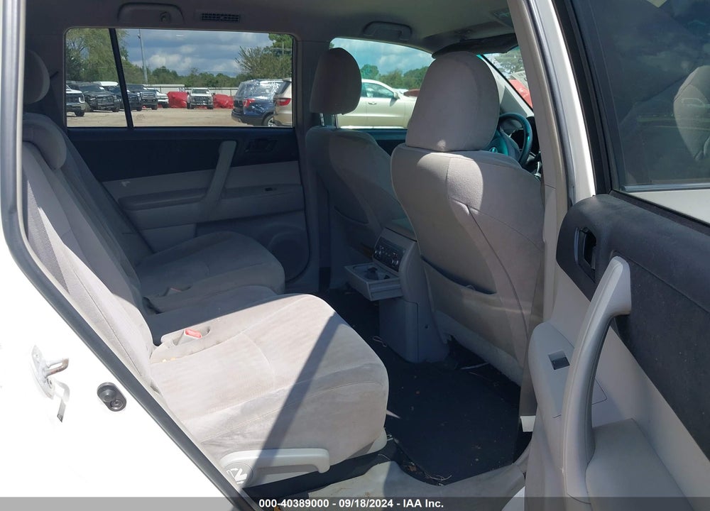 2011 TOYOTA HIGHLANDER BASE V6 VIN: 5TDZK3EH9BS043480