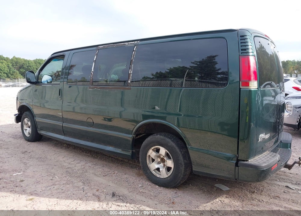2001 CHEVROLET EXPRESS LT VIN: 1GNFG65R511203890