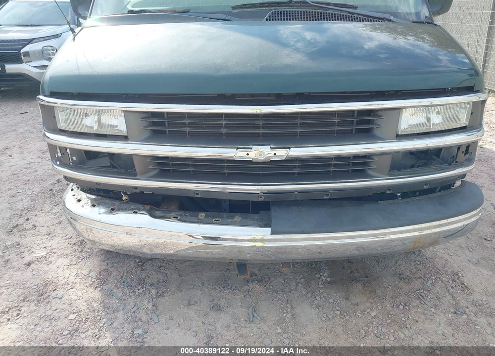 2001 CHEVROLET EXPRESS LT VIN: 1GNFG65R511203890
