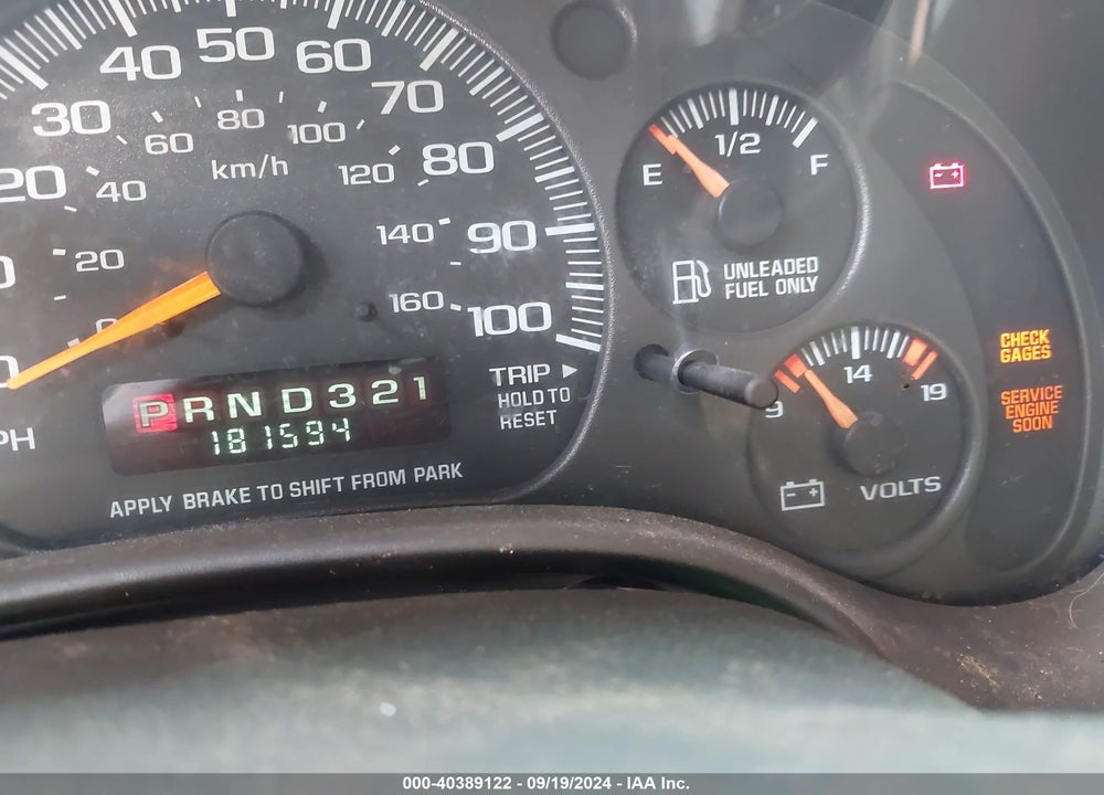 2001 CHEVROLET EXPRESS LT VIN: 1GNFG65R511203890