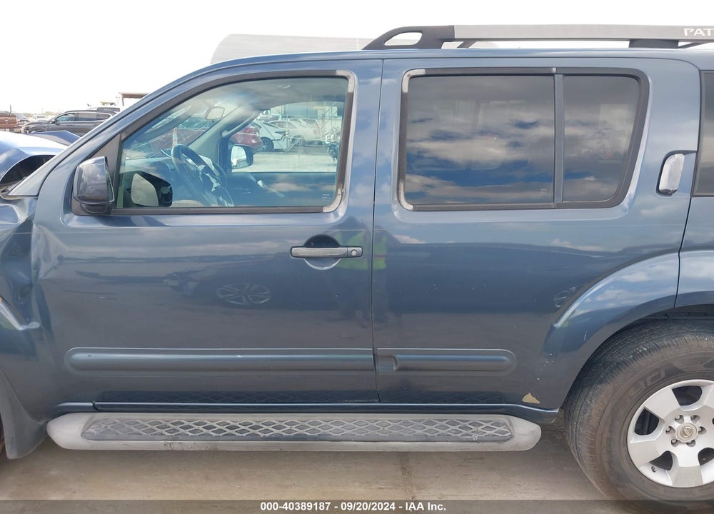 2005 NISSAN PATHFINDER SE VIN: 5N1AR18U25C760908