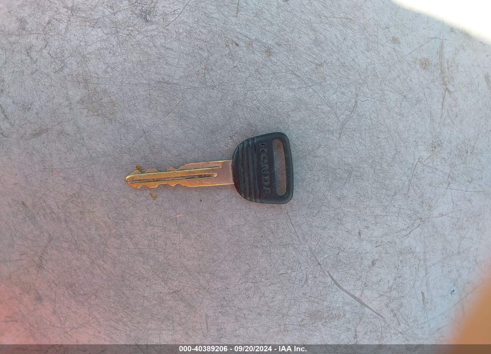2000 HONDA CIVIC VALUE PACKAGE VIN: 2HGEJ6615YH590016