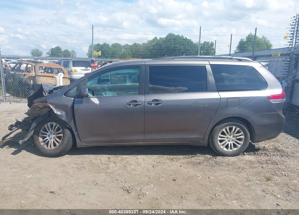 2011 TOYOTA SIENNA XLE V6 VIN: 5TDYK3DC8BS009032