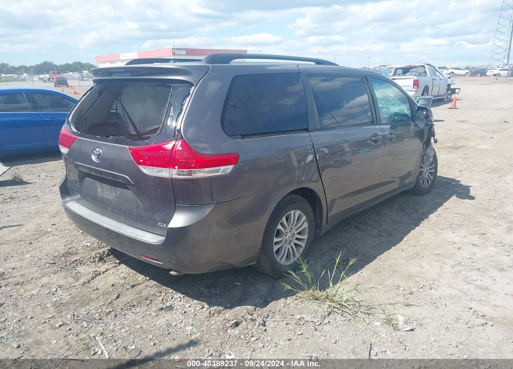 2011 TOYOTA SIENNA XLE V6 VIN: 5TDYK3DC8BS009032