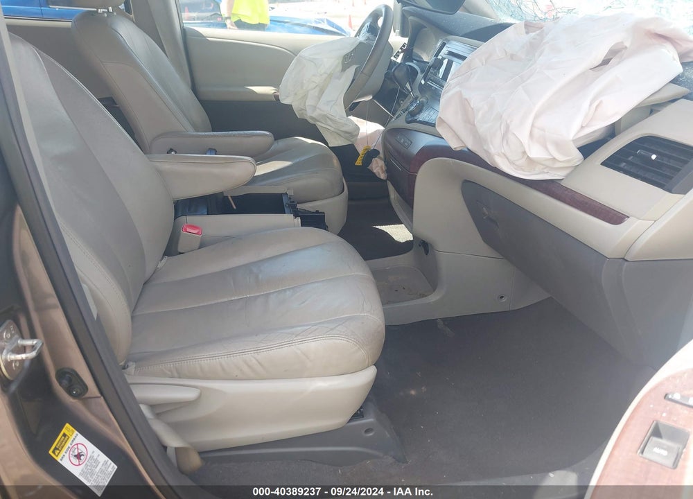 2011 TOYOTA SIENNA XLE V6 VIN: 5TDYK3DC8BS009032