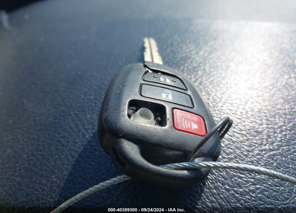 2013 TOYOTA CAMRY SE VIN: 4T1BF1FK2DU704202