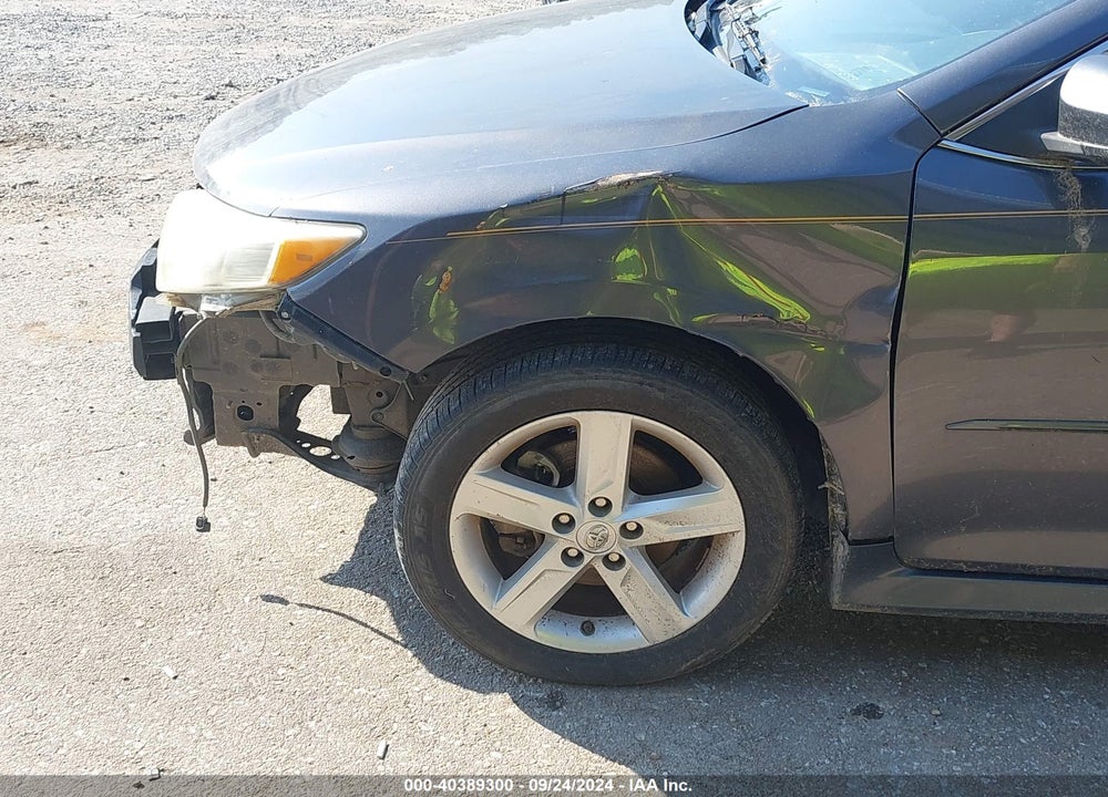 2013 TOYOTA CAMRY SE VIN: 4T1BF1FK2DU704202
