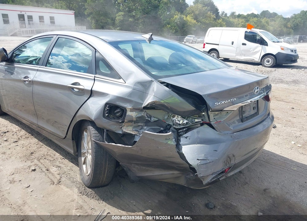 2013 HYUNDAI SONATA GLS VIN: 5NPEB4AC2DH748967