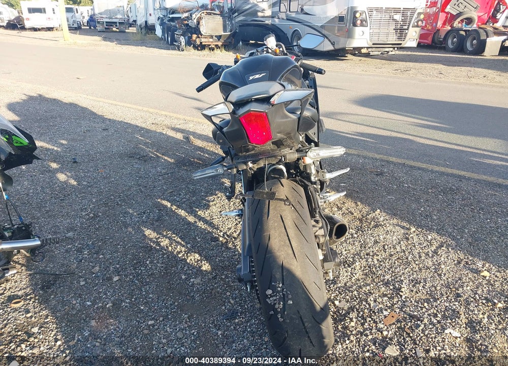 2022 YAMAHA YZFR7 VIN: JYARM38E5NA000909