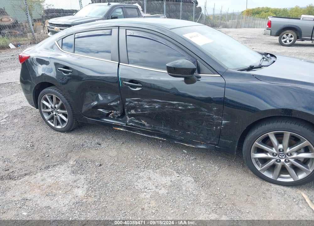 2018 MAZDA 3 TOURING VIN: 3MZBN1V3XJM255821