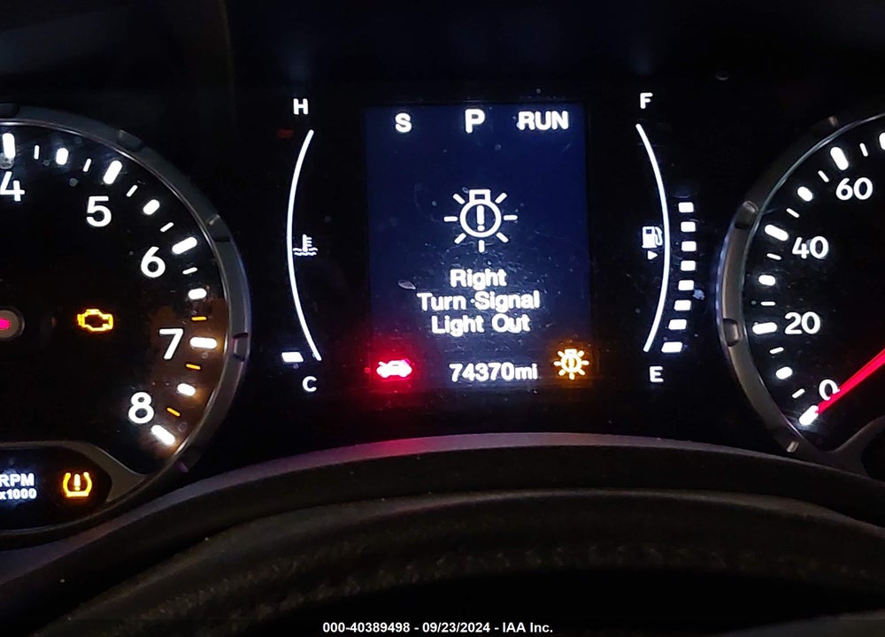 2018 JEEP RENEGADE LATITUDE 4X4 VIN: ZACCJBBB9JPJ33112
