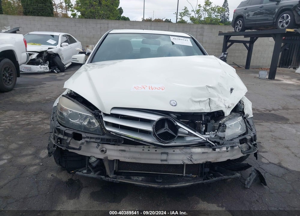 2011 MERCEDES-BENZ C 300 LUXURY/SPORT VIN: WDDGF5EBXBR146530