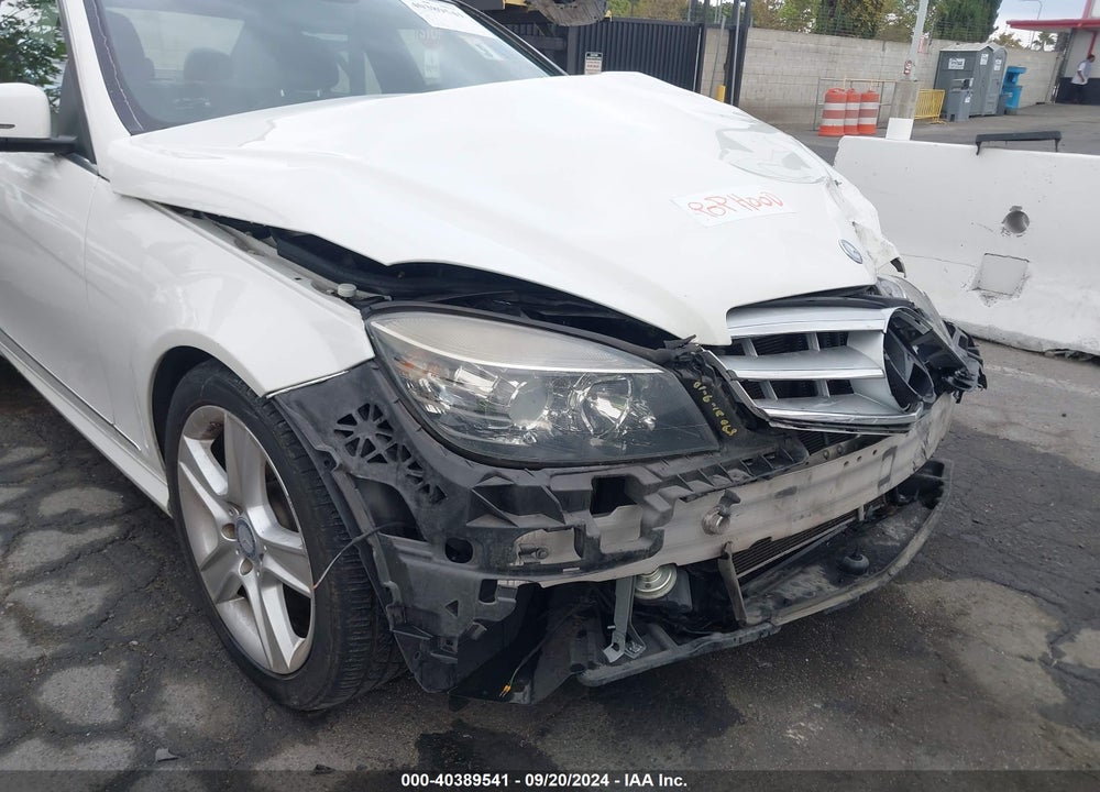 2011 MERCEDES-BENZ C 300 LUXURY/SPORT VIN: WDDGF5EBXBR146530