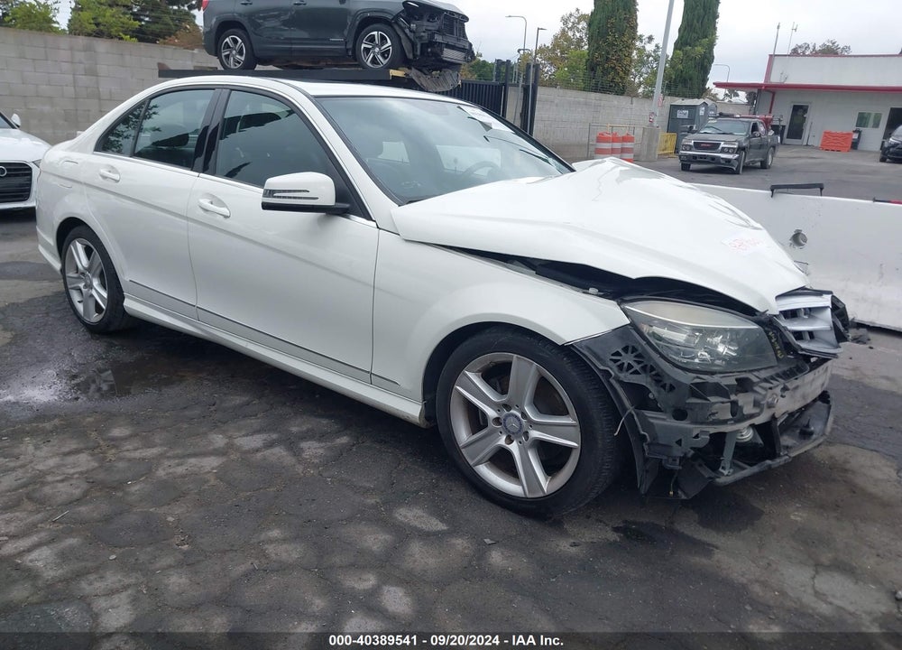 2011 MERCEDES-BENZ C 300 LUXURY/SPORT VIN: WDDGF5EBXBR146530