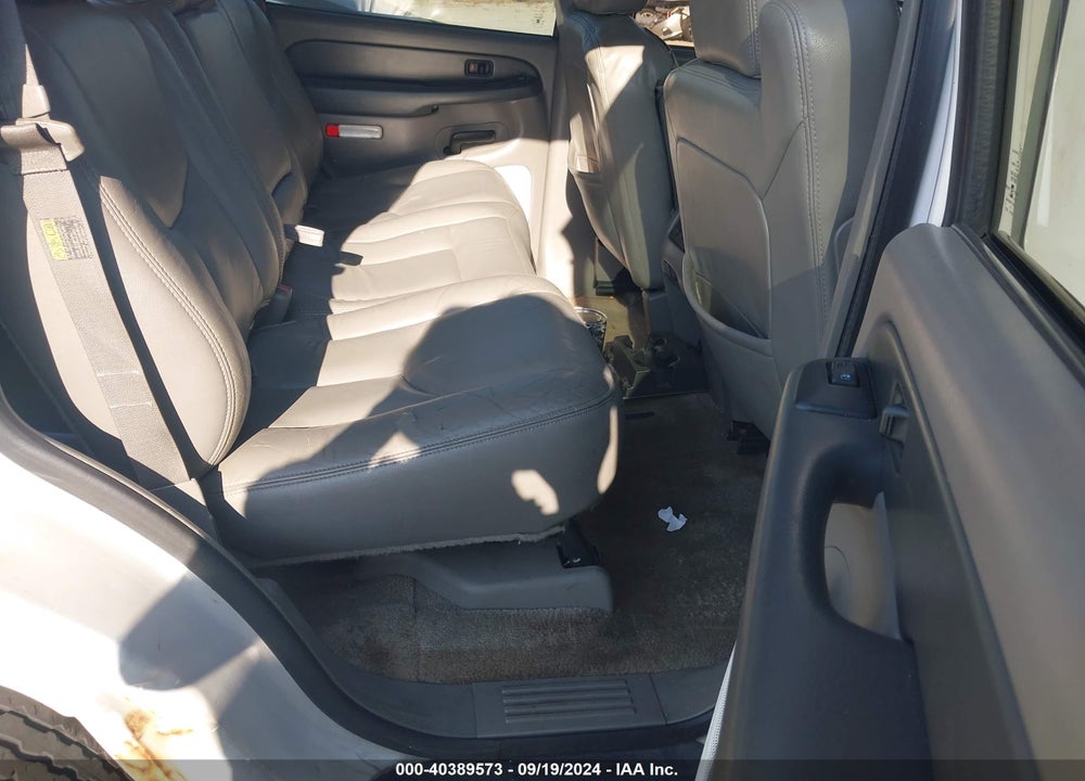 2003 CHEVROLET TAHOE LT VIN: 1GNEK13Z43J218819