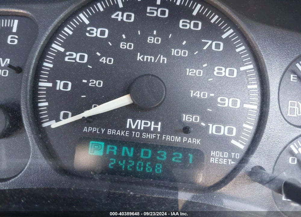 2002 CHEVROLET SUBURBAN 1500 Z71 VIN: 3GNFK16T32G144868