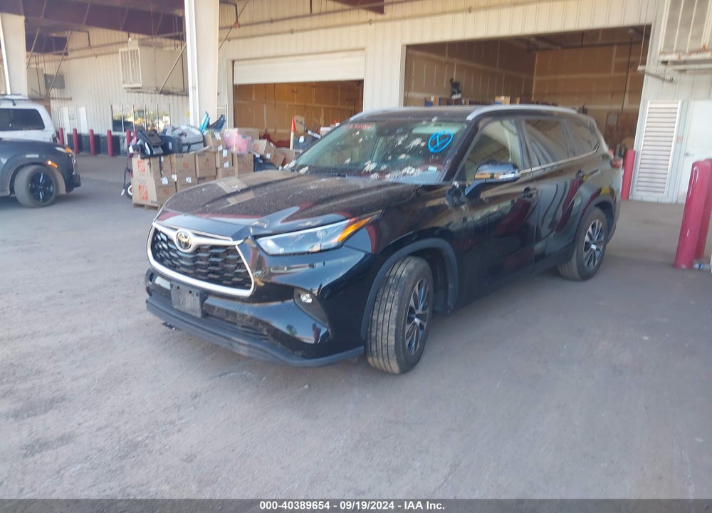 2022 TOYOTA HIGHLANDER XLE VIN: 5TDGZRAH7NS130083