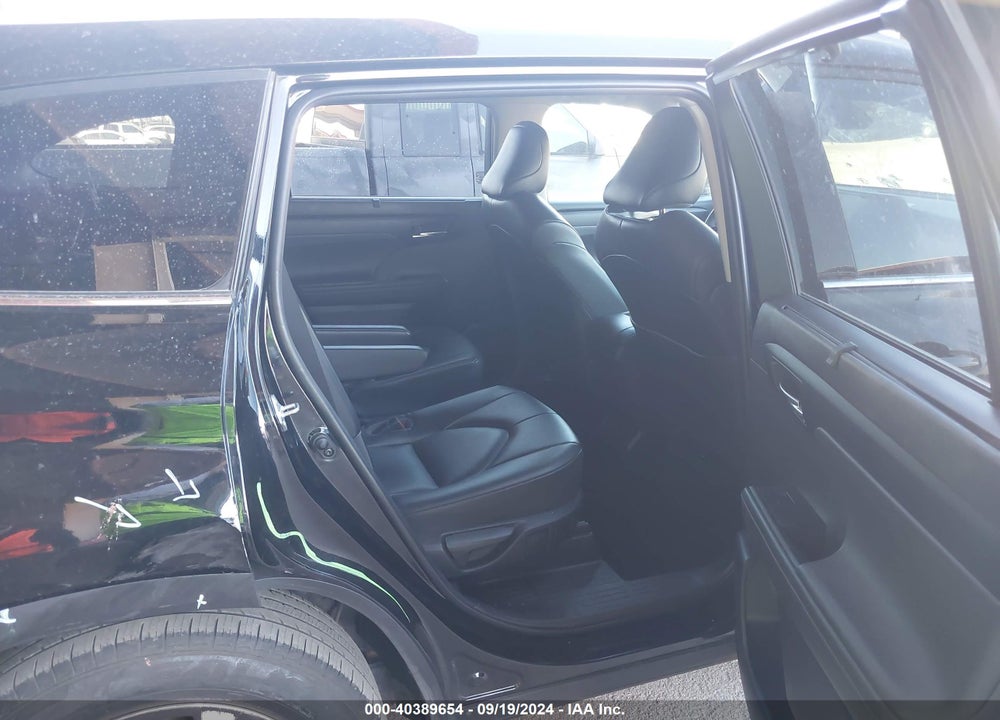 2022 TOYOTA HIGHLANDER XLE VIN: 5TDGZRAH7NS130083