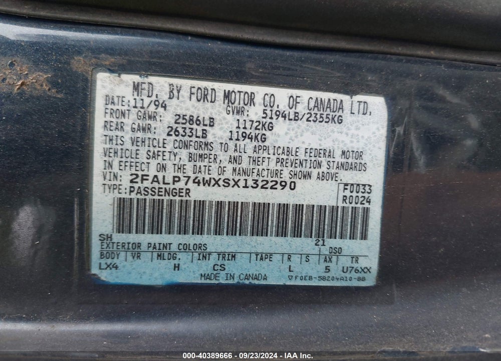 1995 FORD CROWN VICTORIA LX VIN: 2FALP74WXSX132290
