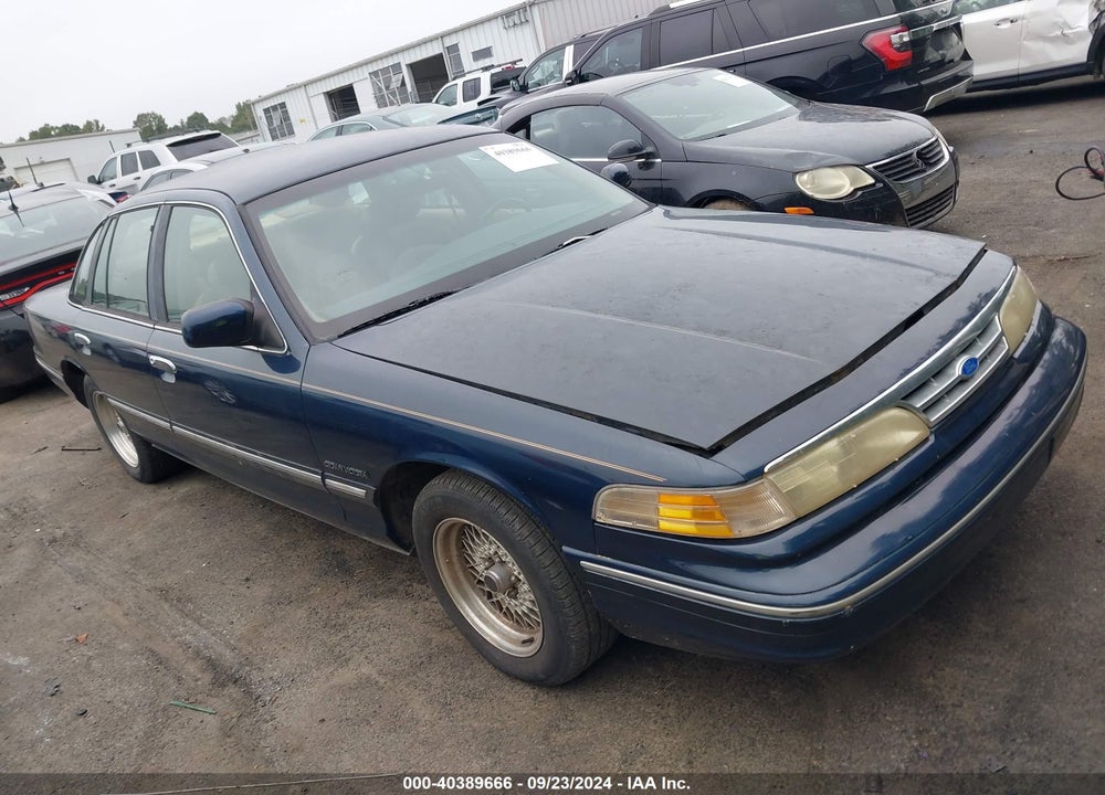 1995 FORD CROWN VICTORIA LX VIN: 2FALP74WXSX132290