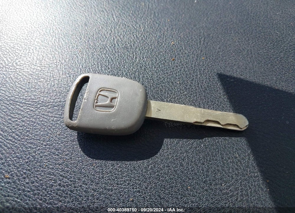 2004 HONDA ACCORD 3.0 EX VIN: 1HGCM66574A076596