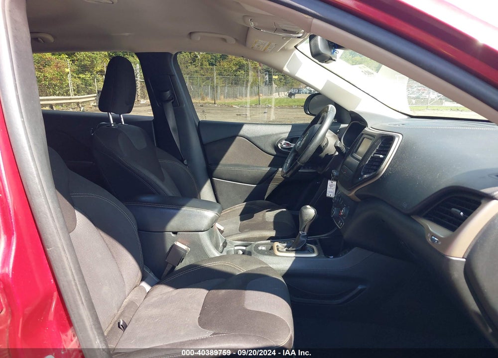 2015 JEEP CHEROKEE LATITUDE VIN: 1C4PJLCB7FW699921