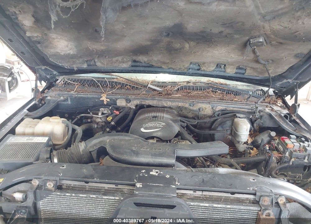 2001 CHEVROLET TAHOE LS/LT VIN: 1GNEK13T71R105344