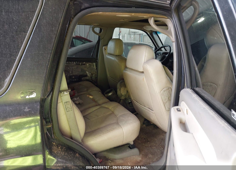 2001 CHEVROLET TAHOE LS/LT VIN: 1GNEK13T71R105344