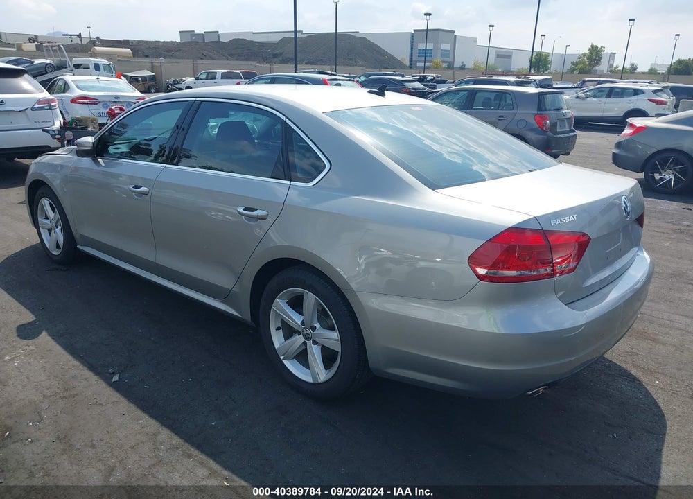 2014 VOLKSWAGEN PASSAT 2.5L SE VIN: 1VWBP7A35EC003310